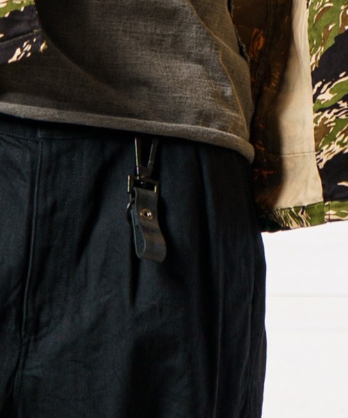 wjk（ダヴルジェイケイ）の「mko10856- bridle key holder キーホルダー（キーホルダー・メンズ・ゴールド/ブラック・FREE）」の5枚目の写真