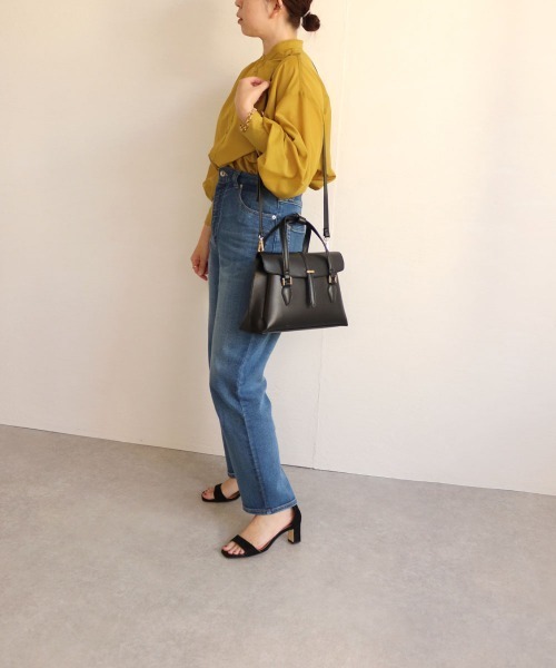 MIAN （ミアン）の「CATTLEYA / フラップ2wayハンドバッグ（ハンドバッグ・レディース・ブラウン/グレー/ブラック/レッド/サックスブルー/ピンクベージュ/モカ・FREE）」の12枚目の写真