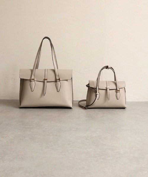 MIAN （ミアン）の「CATTLEYA / フラップ2wayハンドバッグ（ハンドバッグ・レディース・ブラウン/グレー/ブラック/レッド/サックスブルー/ピンクベージュ/モカ・FREE）」の20枚目の写真