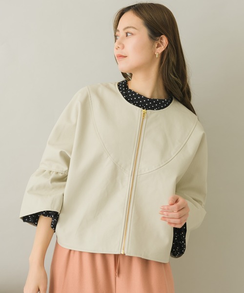 KATHARINE ROSS(キャサリンロス)の「【KATHARINE ROSS】Vヨークレザーノーカラージャケット(ノーカラージャケット・レディース・アイボリー/ブラック・MEDIUM)」の1枚目の写真