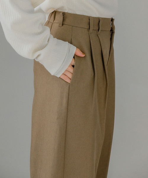 KBF(ケイビーエフ)の「ダブルタックストレートパンツ(その他パンツ・レディース・ブラック/ブラウン/グリーン系その他・ONE)」の15枚目の写真