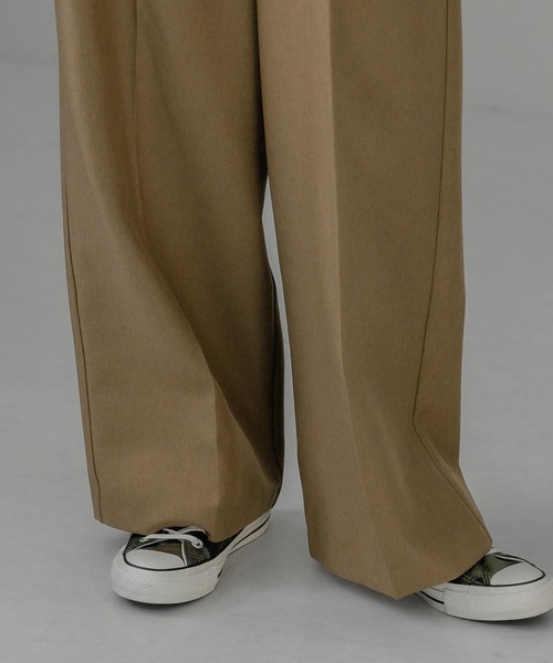 KBF(ケイビーエフ)の「ダブルタックストレートパンツ(その他パンツ・レディース・ブラック/ブラウン/グリーン系その他・ONE)」の14枚目の写真