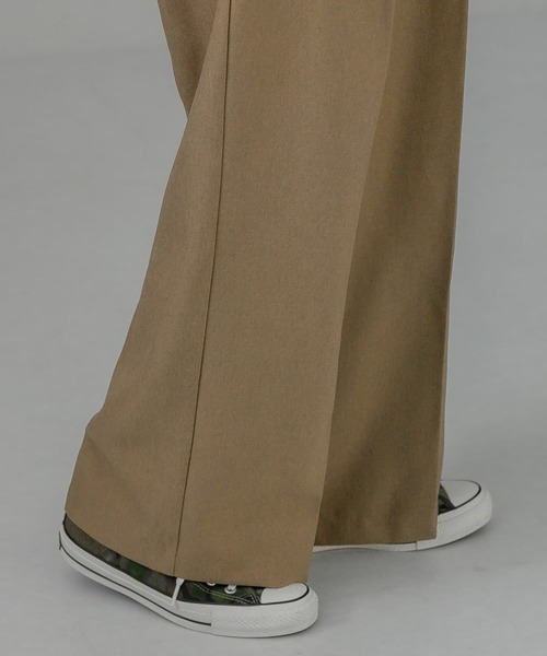 KBF(ケイビーエフ)の「ダブルタックストレートパンツ(その他パンツ・レディース・ブラック/ブラウン/グリーン系その他・ONE)」の13枚目の写真