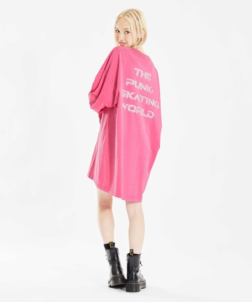 X-girl（エックスガール）の「METAL LOGO L/S TEE DRESS（ワンピース・レディース・チャコール/パープル/ピンク・M/S）」の3枚目の写真