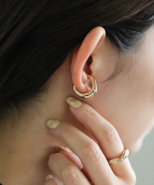 select MOCA(セレクトモカ)の「ヘキサゴンイヤーカフ(イヤーカフ・レディース・ゴールド/シルバー・FREE)」の1枚目の写真