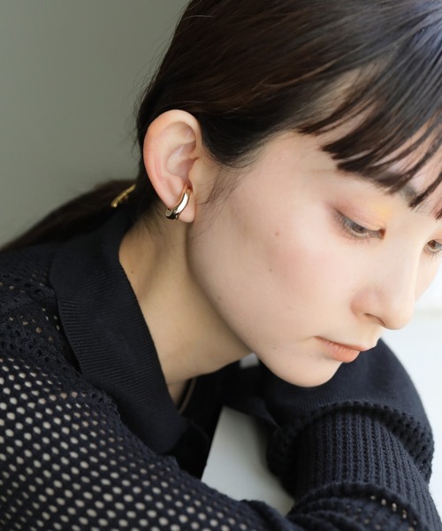 select MOCA(セレクトモカ)の「ヘキサゴンイヤーカフ(イヤーカフ・レディース・ゴールド/シルバー・FREE)」の5枚目の写真