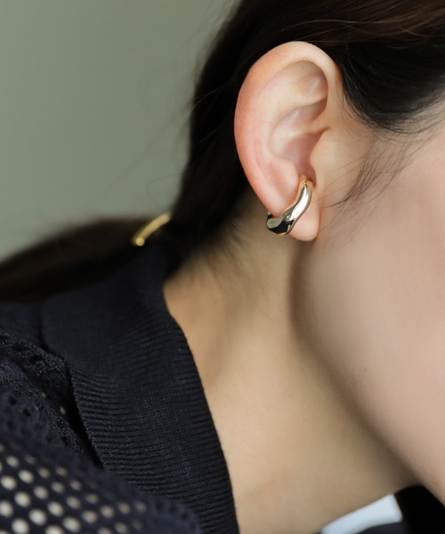 select MOCA(セレクトモカ)の「ヘキサゴンイヤーカフ(イヤーカフ・レディース・ゴールド/シルバー・FREE)」の7枚目の写真