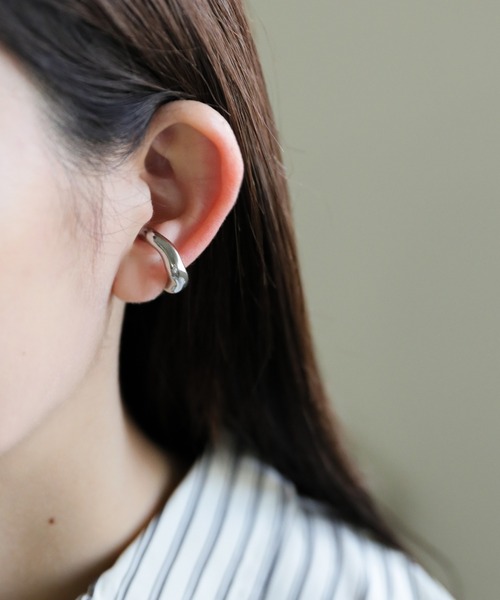 select MOCA(セレクトモカ)の「ヘキサゴンイヤーカフ(イヤーカフ・レディース・ゴールド/シルバー・FREE)」の14枚目の写真