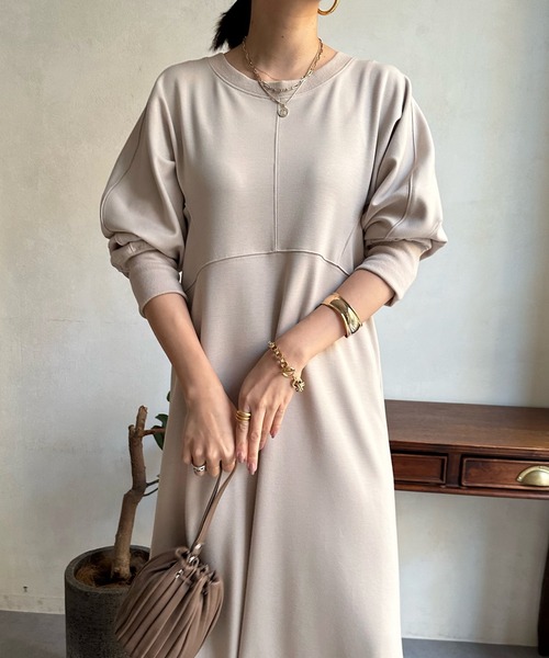 DouDou（ドゥドゥ）の「ドルマン切替カットワンピース（ワンピース・レディース・ブラック/ベージュ/アイボリー・FREE）」の3枚目の写真