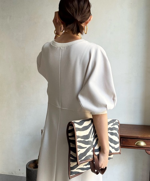 DouDou（ドゥドゥ）の「ドルマン切替カットワンピース（ワンピース・レディース・ブラック/ベージュ/アイボリー・FREE）」の10枚目の写真