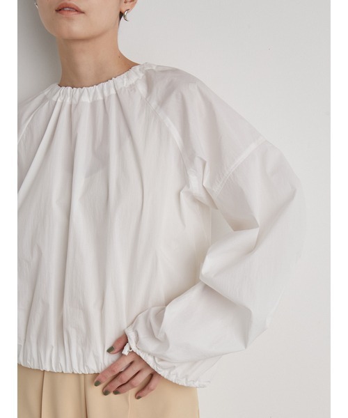 emmi(エミ)の「【emmi atelier】ナイロンギャザークロップドブラウス(シャツ/ブラウス・レディース・ブラック/ピンク/ホワイト・FREE)」の12枚目の写真