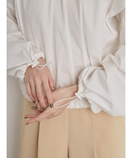 emmi(エミ)の「【emmi atelier】ナイロンギャザークロップドブラウス(シャツ/ブラウス・レディース・ブラック/ピンク/ホワイト・FREE)」の13枚目の写真