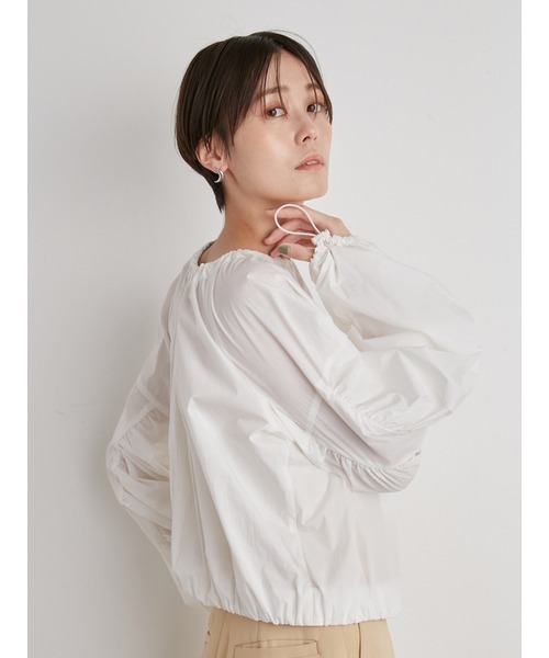 emmi(エミ)の「【emmi atelier】ナイロンギャザークロップドブラウス(シャツ/ブラウス・レディース・ブラック/ピンク/ホワイト・FREE)」の17枚目の写真