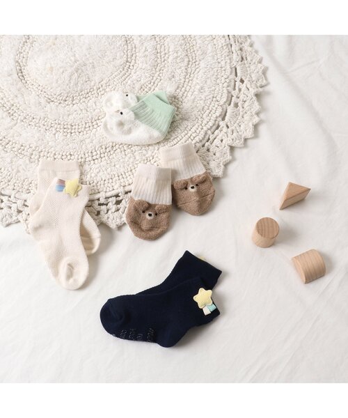 apres les cours（アプレレクール）の「星モチーフベビーソックス（ベビーシューズ/ベビーソックス・キッズ・ネイビー/アイボリー・9/12）」の4枚目の写真