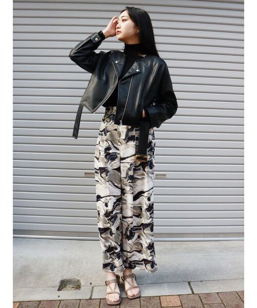 MURUA（ムルーア）の「レイヤードライダーストレンチコート【3way】（トレンチコート・レディース・ブラック/アイボリー・FREE）」の10枚目の写真