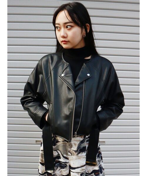 MURUA（ムルーア）の「レイヤードライダーストレンチコート【3way】（トレンチコート・レディース・ブラック/アイボリー・FREE）」の11枚目の写真