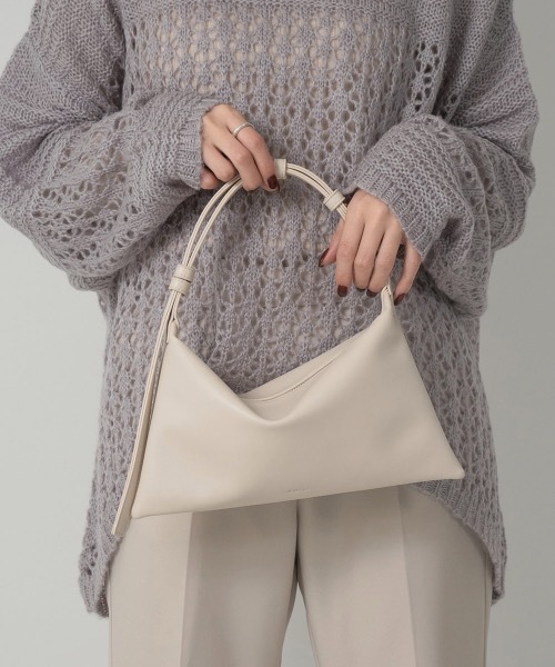 Amiur(エミレ)の「rectangle one handle bag(ハンドバッグ・レディース・アイボリー/イエロー系/ブラック・FREE)」の5枚目の写真