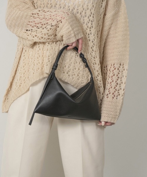 Amiur(エミレ)の「rectangle one handle bag(ハンドバッグ・レディース・アイボリー/イエロー系/ブラック・FREE)」の6枚目の写真