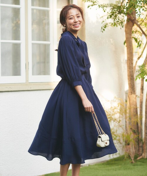 Feroux(フェルゥ)の「【セットアイテム】2WAYボウタイ セットアップ(セットアップ・レディース・スカイブルー系/ピンク系/ネイビー系・2/1)」の2枚目の写真