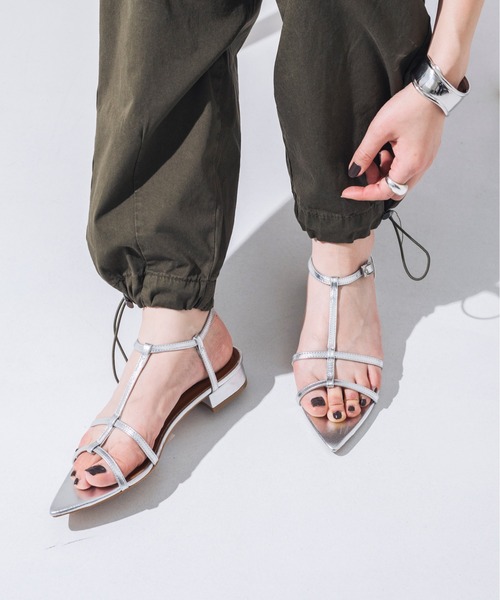 EVOL（イーボル）の「一部WEB限定カラー【EVOL】ポインテッドTストラップサンダル IU5142 ソフトな素材で軽量（サンダル・レディース・ブラック/アイボリー/シルバー/ゴールド/イエロー/ブロンズ/シルバー系その他・S/M/L/LL/XS）」の17枚目の写真