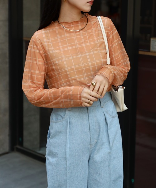 COMMRE(コムル)の「プリントチュールトップス(Tシャツ/カットソー・レディース・ブラウン/オレンジ/グリーン・FREE)」の4枚目の写真