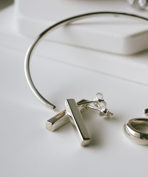 Ops.(オプス)の「ピアス 金属アレルギー対応 シルバー925 ゴールド バーピアス 【loka ロカ】(ピアス(両耳用)・レディース・シルバー/イエローゴールド・ONE SIZE)」の1枚目の写真