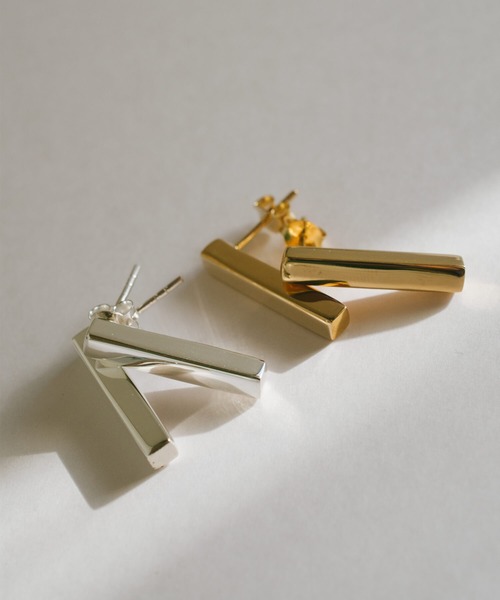 Ops.(オプス)の「ピアス 金属アレルギー対応 シルバー925 ゴールド バーピアス 【loka ロカ】(ピアス(両耳用)・レディース・シルバー/イエローゴールド・ONE SIZE)」の19枚目の写真