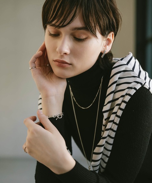 Ops.(オプス)の「ピアス 金属アレルギー対応 シルバー925 ゴールド バーピアス 【loka ロカ】(ピアス(両耳用)・レディース・シルバー/イエローゴールド・ONE SIZE)」の16枚目の写真