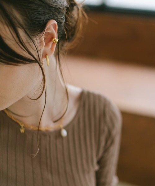 Ops.(オプス)の「ピアス 金属アレルギー対応 シルバー925 ゴールド バーピアス 【loka ロカ】(ピアス(両耳用)・レディース・シルバー/イエローゴールド・ONE SIZE)」の11枚目の写真