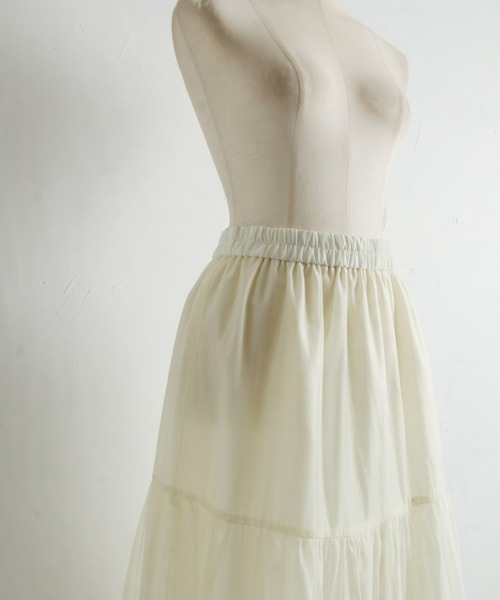 &. NOSTALGIA（アンドドットノスタルジア）の「【ZOZO限定】オーガンジーティアードスカート（スカート・レディース・ブラック/アイボリー/グレイッシュベージュ・FREE）」の15枚目の写真