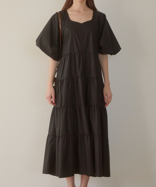 ACYM(アシーム)の「Heart neck tiered ワンピース(ワンピース・レディース・ベージュ/ブラック・FREE)」の15枚目の写真