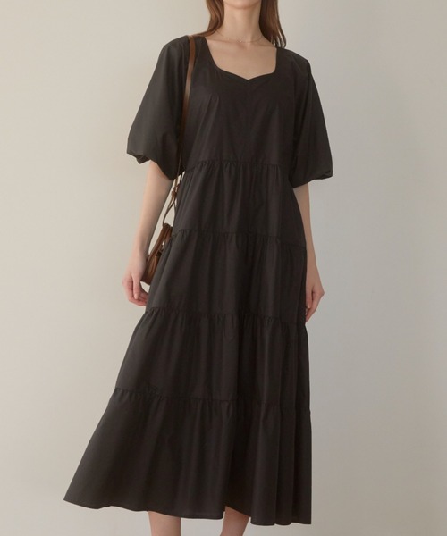 ACYM(アシーム)の「Heart neck tiered ワンピース(ワンピース・レディース・ベージュ/ブラック・FREE)」の19枚目の写真