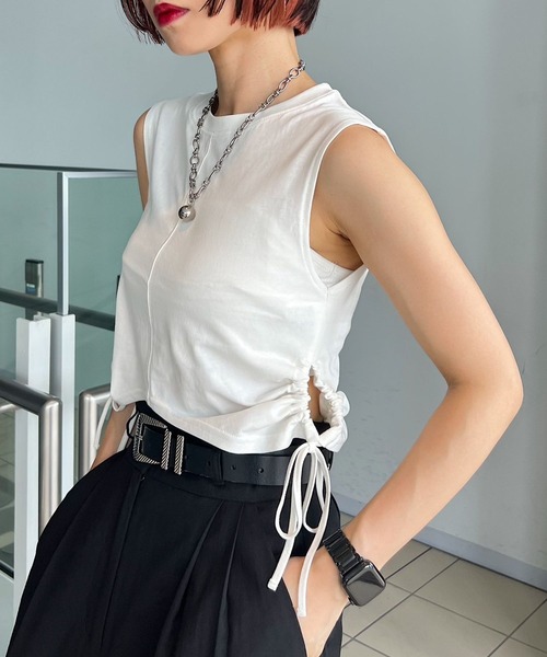 PAGEBOY(ページボーイ)の「ピッタミニサイドオープンノースリーブ(Tシャツ/カットソー・レディース・チャコールグレー/オフホワイト/ブラック・FREE)」の2枚目の写真