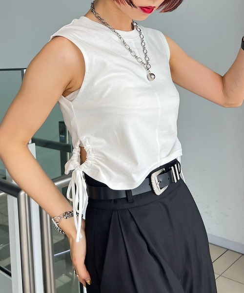 PAGEBOY(ページボーイ)の「ピッタミニサイドオープンノースリーブ(Tシャツ/カットソー・レディース・チャコールグレー/オフホワイト/ブラック・FREE)」の4枚目の写真