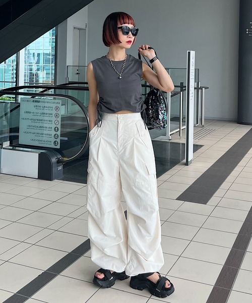 PAGEBOY(ページボーイ)の「ピッタミニサイドオープンノースリーブ(Tシャツ/カットソー・レディース・チャコールグレー/オフホワイト/ブラック・FREE)」の6枚目の写真