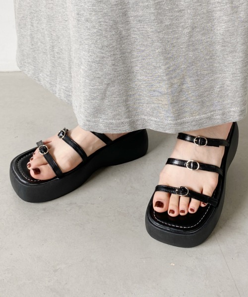 MYMOOD.(マイムード)の「細ストラップ 厚底プラットフォームサンダル(サンダル・レディース・アイボリー/ブラック/シルバー・M/L)」の5枚目の写真