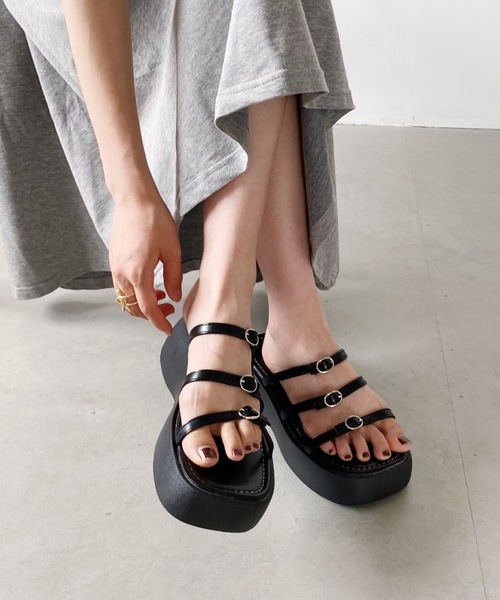 MYMOOD.(マイムード)の「細ストラップ 厚底プラットフォームサンダル(サンダル・レディース・アイボリー/ブラック/シルバー・M/L)」の7枚目の写真