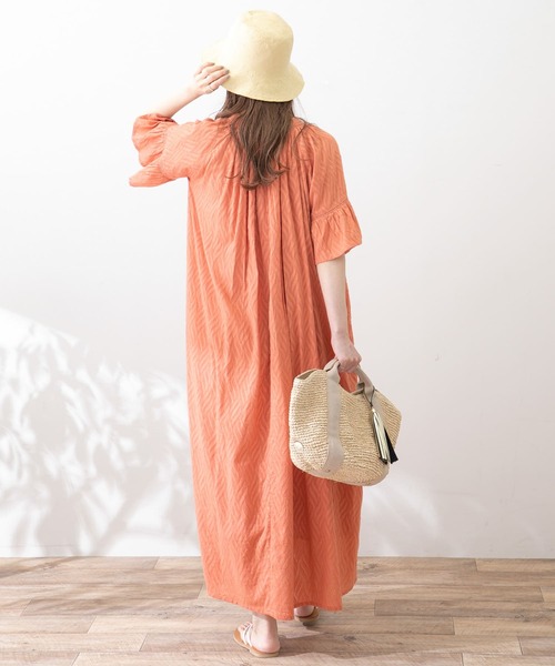 URBAN RESEARCH Sonny Label(アーバンリサーチサニーレーベル)の「カットジャガードリーフ柄ワンピース(ワンピース・レディース・ブルー/レッド系その他/チャコールグレー・FREE)」の13枚目の写真
