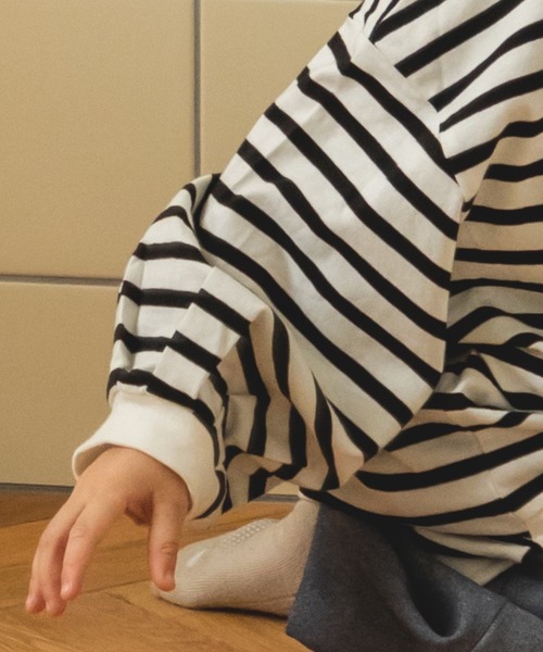 pairmanon（ペアマノン）の「【ママとおそろい】ボーダー ボリューム袖 長袖 ベーシック Tシャツ（Tシャツ/カットソー・キッズ・アイボリー/グレイッシュベージュ/モカ/ブラック・100/90/140/120/150/110/130）」の5枚目の写真