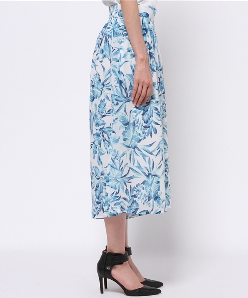 AZUL by moussy（アズールバイマウジー）の「リーフ柄クロプトバギーパンツ（その他パンツ・レディース・カーキ/ブルー系その他・MEDIUM/SMALL/LARGE）」の4枚目の写真