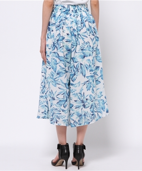 AZUL by moussy（アズールバイマウジー）の「リーフ柄クロプトバギーパンツ（その他パンツ・レディース・カーキ/ブルー系その他・MEDIUM/SMALL/LARGE）」の5枚目の写真