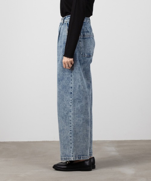 NAVY(ネイビー)の「GOOD STYLE JEANS タックワイドパンツ(デニムパンツ・レディース・ネイビー/ライトブルー・M/S/L)」の5枚目の写真