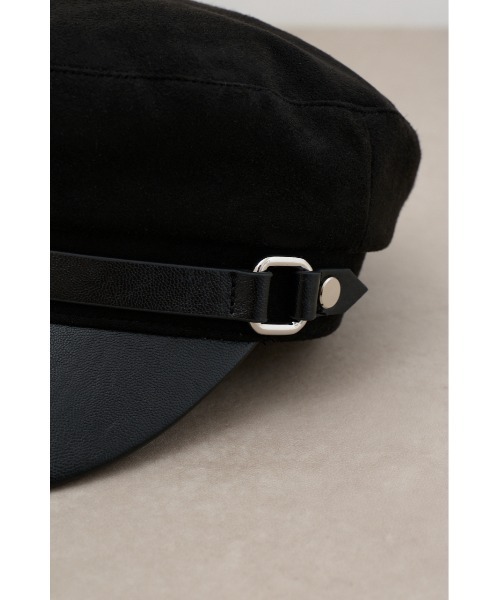 AZUL by moussy(アズールバイマウジー)の「コントラストブリムベルトデザインキャスケット(キャスケット・レディース・ブラック/ベージュ・FREE)」の7枚目の写真