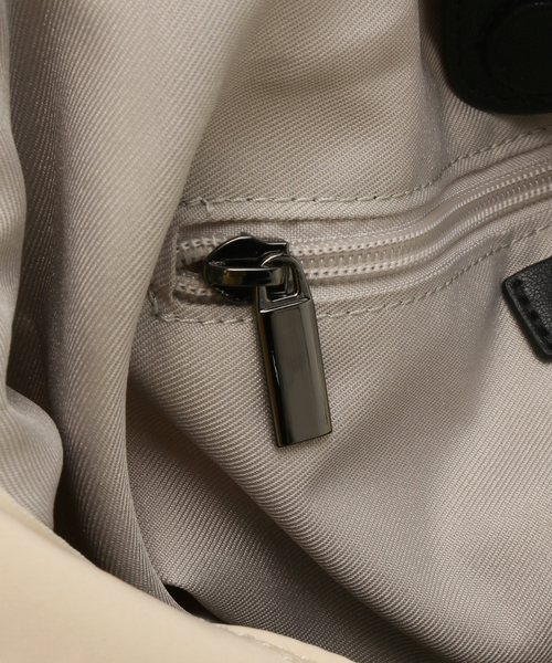 story.（ストーリー）の「【story./ストーリー】 ナイロントライアングルバッグ（トートバッグ・レディース・ホワイト/ブラック・FREE）」の10枚目の写真