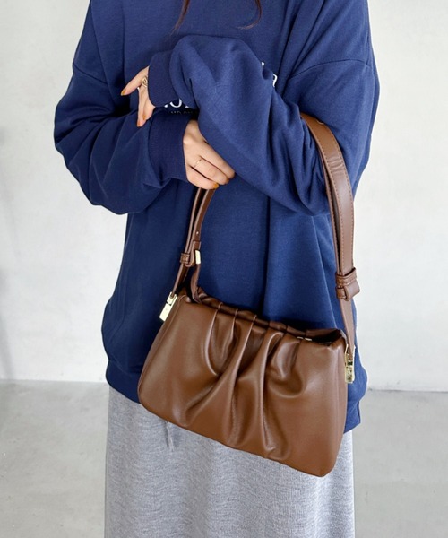 MYMOOD.（マイムード）の「tack desigh leather shoulder bag／2WAYタックデザインPUショルダーバッグ（ショルダーバッグ・レディース・ブラック/アイボリー/ブラウン・FREE）」の11枚目の写真