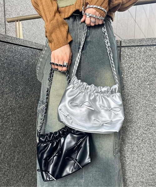sedacle girl（セダクルガール）の「チェーンリボン巾着バッグ（ハンドバッグ・レディース・ブラック/シルバー・FREE）」の9枚目の写真