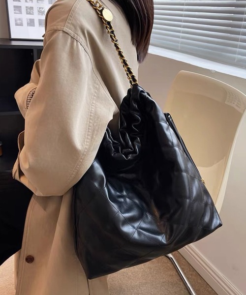 shopnikoniko（ショップニコニコ）の「ミニポーチ付き キルティング トートバッグ（トートバッグ・レディース・ブラック/ホワイト/ブラウン・フリー）」の12枚目の写真