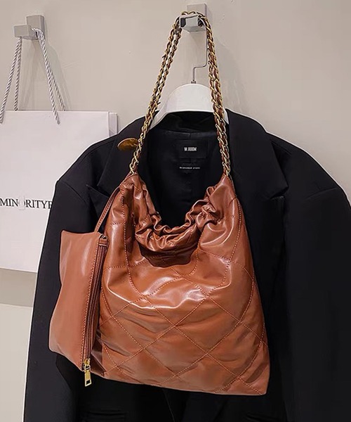 shopnikoniko（ショップニコニコ）の「ミニポーチ付き キルティング トートバッグ（トートバッグ・レディース・ブラック/ホワイト/ブラウン・フリー）」の4枚目の写真