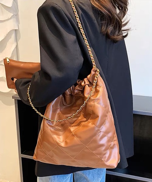 shopnikoniko（ショップニコニコ）の「ミニポーチ付き キルティング トートバッグ（トートバッグ・レディース・ブラック/ホワイト/ブラウン・フリー）」の7枚目の写真