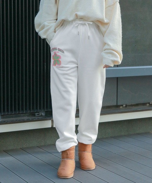 ALAND(エーランド)の「【UNISEX】GROVE×ALAND/GV flowerモチーフパンツ(裏起毛) /グローブ/ 2988733(スウェットパンツ・レディース・オフホワイト/チャコール・LARGE/MEDIUM)」の4枚目の写真